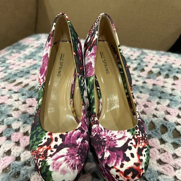 Heels - Picture 7 of 7